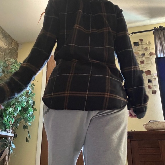 Men’s vans off the wall flannel - Picture 2 of 5